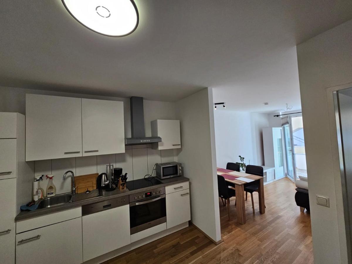 Stylish Apartment In Innsbruck + 1 Parking Spot Bagian luar foto