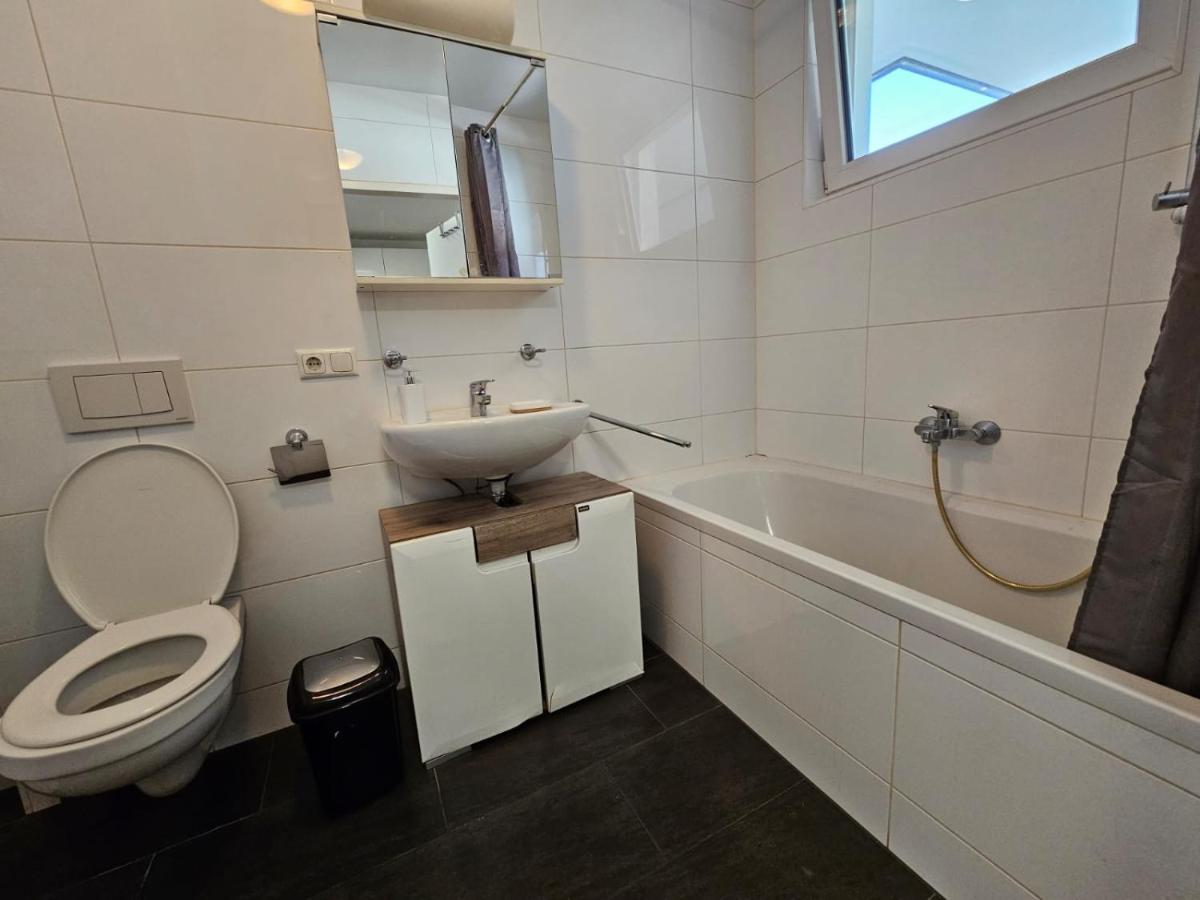 Stylish Apartment In Innsbruck + 1 Parking Spot Bagian luar foto